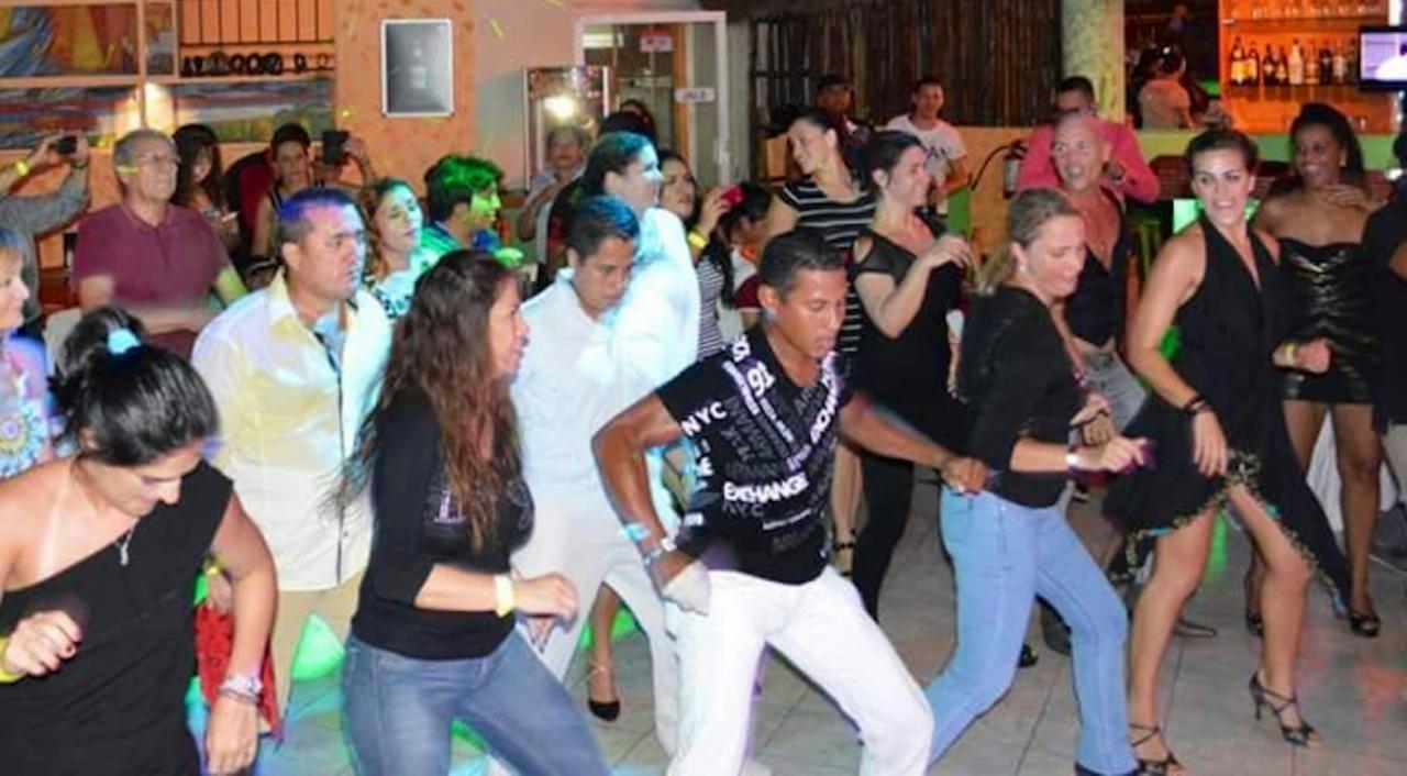 Hotel Versalles Suites Cancun Dış mekan fotoğraf